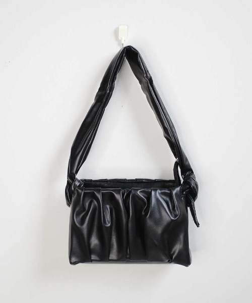 shopnikoniko(ショップニコニコ)の「韓国風 ワンハンドル ギャザーバッグ(ハンドバッグ・レディース・ブラック/ホワイト・フリー)」の11枚目の写真