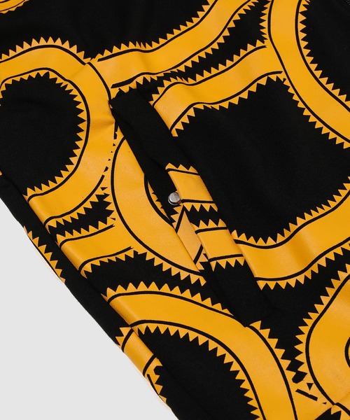 MARCELO BURLON（マルセロ・バーロン）の「ALL OVER SNAKE SLIM TRACK JKT（その他アウター・メンズ・ブラック系その他・M/L）」の5枚目の写真