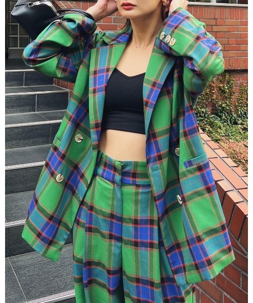 AMAIL(アマイル)の「Over slit hay Jacket(テーラードジャケット・レディース・アイボリー/グリーン・FREE)」の2枚目の写真