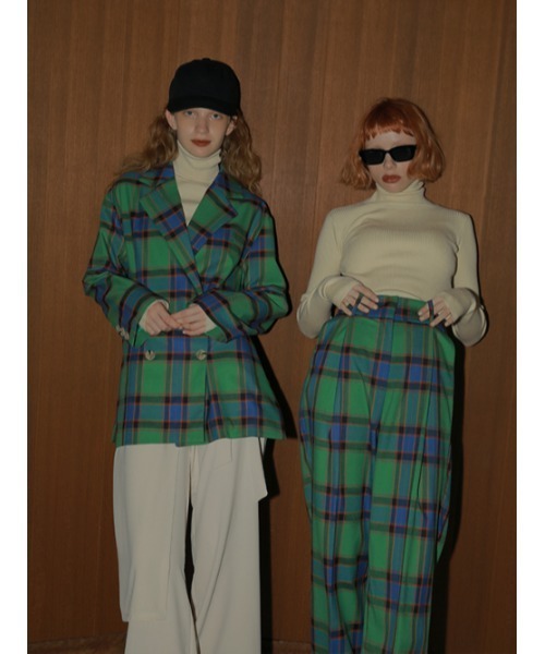 AMAIL(アマイル)の「Over slit hay Jacket(テーラードジャケット・レディース・アイボリー/グリーン・FREE)」の11枚目の写真