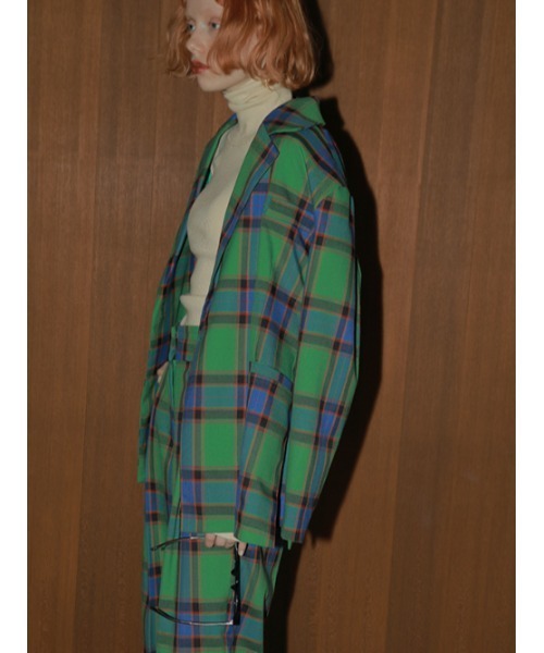 AMAIL(アマイル)の「Over slit hay Jacket(テーラードジャケット・レディース・アイボリー/グリーン・FREE)」の7枚目の写真