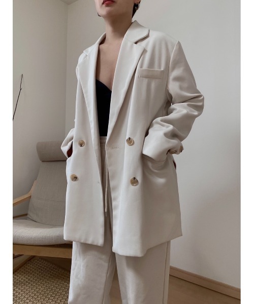 AMAIL(アマイル)の「Over slit hay Jacket(テーラードジャケット・レディース・アイボリー/グリーン・FREE)」の5枚目の写真