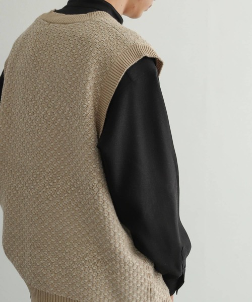 SENSE OF PLACE by URBAN RESEARCH（センスオブプレイスバイアーバンリサーチ）の「リンクスガラVネックベスト（ニット/セーター・メンズ・ベージュ/ネイビー・MEDIUM/LARGE）」の3枚目の写真