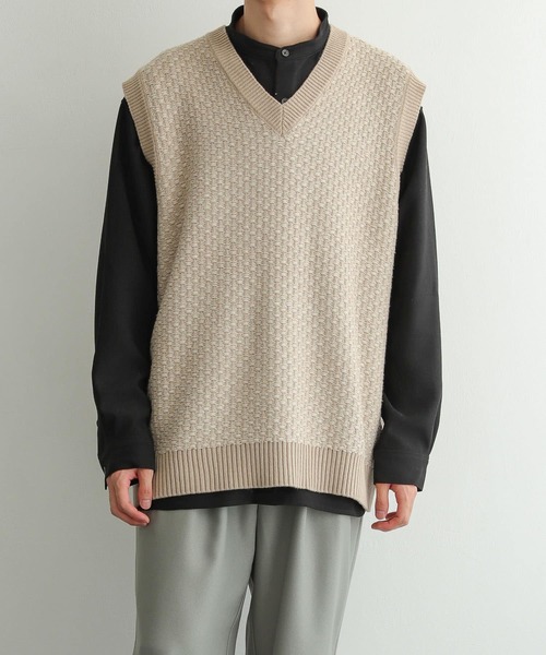 SENSE OF PLACE by URBAN RESEARCH（センスオブプレイスバイアーバンリサーチ）の「リンクスガラVネックベスト（ニット/セーター・メンズ・ベージュ/ネイビー・MEDIUM/LARGE）」の4枚目の写真