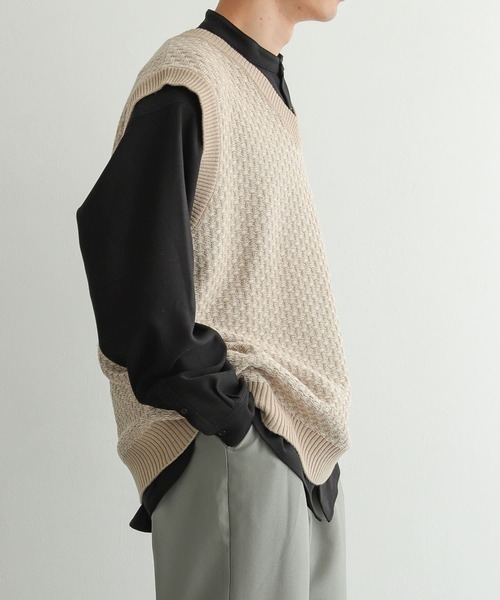 SENSE OF PLACE by URBAN RESEARCH（センスオブプレイスバイアーバンリサーチ）の「リンクスガラVネックベスト（ニット/セーター・メンズ・ベージュ/ネイビー・MEDIUM/LARGE）」の5枚目の写真