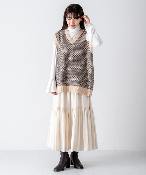 SENSE OF PLACE by URBAN RESEARCH（センスオブプレイスバイアーバンリサーチ）の「リンクスガラVネックベスト（ニット/セーター・メンズ・ベージュ/ネイビー・MEDIUM/LARGE）」の10枚目の写真