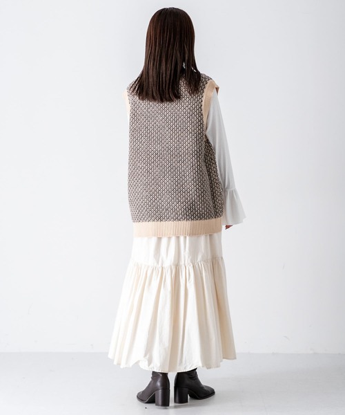 SENSE OF PLACE by URBAN RESEARCH（センスオブプレイスバイアーバンリサーチ）の「リンクスガラVネックベスト（ニット/セーター・メンズ・ベージュ/ネイビー・MEDIUM/LARGE）」の11枚目の写真