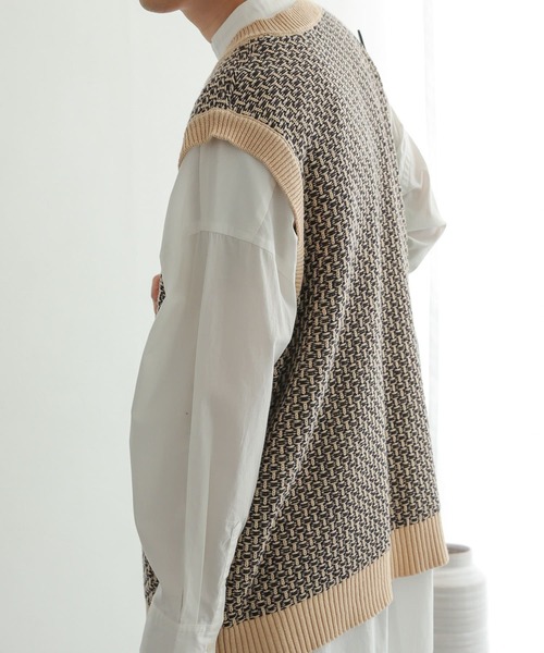 SENSE OF PLACE by URBAN RESEARCH（センスオブプレイスバイアーバンリサーチ）の「リンクスガラVネックベスト（ニット/セーター・メンズ・ベージュ/ネイビー・MEDIUM/LARGE）」の14枚目の写真