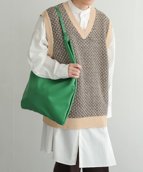 SENSE OF PLACE by URBAN RESEARCH（センスオブプレイスバイアーバンリサーチ）の「リンクスガラVネックベスト（ニット/セーター・メンズ・ベージュ/ネイビー・MEDIUM/LARGE）」の15枚目の写真