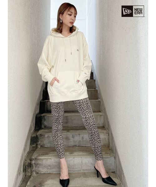 GYDA（ジェイダ）の「GYDA×NEW ERA BackLogo Big フーディー（Tシャツ/カットソー・レディース・オフホワイト/ブラック・LARGE）」の9枚目の写真