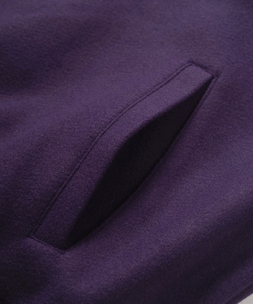 make a ray!（メイク ア レイ！）の「カレッジロゴ ワッペン刺繍 リブライン ウーリーテック カットスタジャン/ビッグシルエット（スタジャン・メンズ・ブラック/パープル/ブラック系その他・M/L/XL）」の9枚目の写真