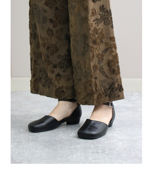Piedi Nudi（ピエディヌーディ）の「オブリークトゥ ネックストラップ パンプス（パンプス・レディース・ブラック/ベージュ・L/S/M）」の7枚目の写真
