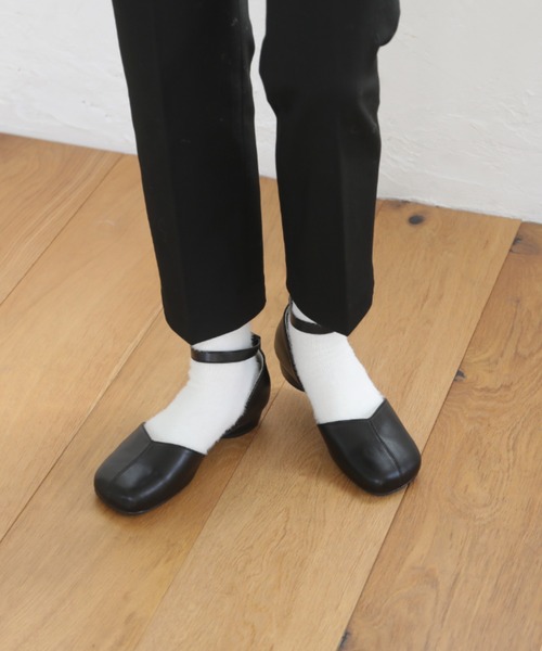 Piedi Nudi（ピエディヌーディ）の「オブリークトゥ ネックストラップ パンプス（パンプス・レディース・ブラック/ベージュ・L/S/M）」の13枚目の写真