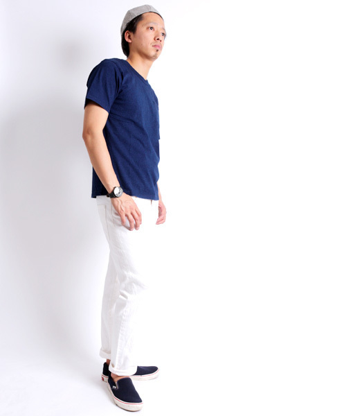 Denime(ドゥニーム)の「INDIGO CREW NECK TEE(Tシャツ/カットソー・メンズ・ブルー/ネイビー・LARGE/X-LARGE/MEDIUM)」の5枚目の写真