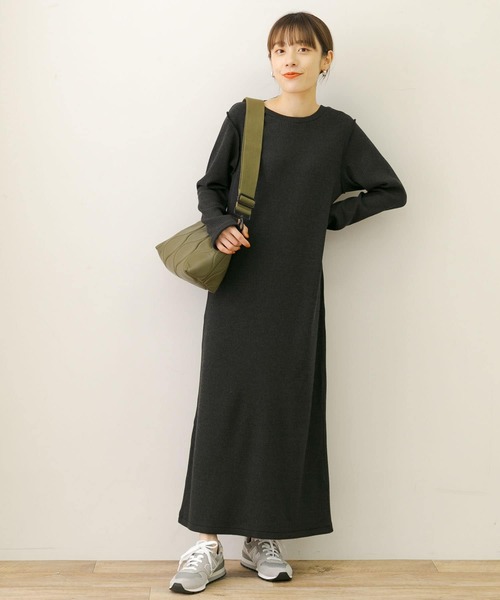 URBAN RESEARCH Sonny Label(アーバンリサーチサニーレーベル)の「ウォームカットリブワンピース(ワンピース・レディース・チャコールグレー/モカ・FREE)」の17枚目の写真