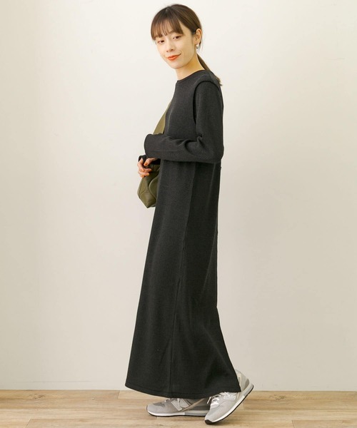 URBAN RESEARCH Sonny Label(アーバンリサーチサニーレーベル)の「ウォームカットリブワンピース(ワンピース・レディース・チャコールグレー/モカ・FREE)」の18枚目の写真