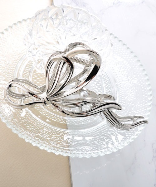 VIBGYOR Women（ヴィブジョー　ウィメン）の「【float】リボン パール ヘアクリップ バンスクリップ（バレッタ/ヘアクリップ・レディース・シルバー/ゴールド・FREE）」の4枚目の写真