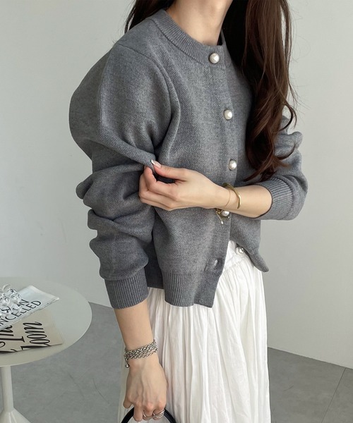 andme（アンドミー）の「【新色追加】パールボタン無地ボーダー長袖ニットカーディガン（カーディガン/ボレロ・レディース・グレー/アイボリー/キャメル/ブラック/ブラウン/ホワイト×ブラック/ネイビー・M/L）」の21枚目の写真