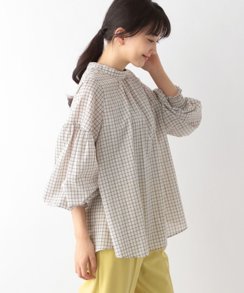 GLOBAL WORK(グローバルワーク)の「お手入れらくらく袖ボリュームブラウス/173655(シャツ/ブラウス・レディース・ホワイト系その他/ベージュ系その他/ライトグリーン/グリーン系その他/ブルー系その他/オフホワイト/グレー系その他/ブラウン系その他・MEDIUM/LARGE)」の17枚目の写真