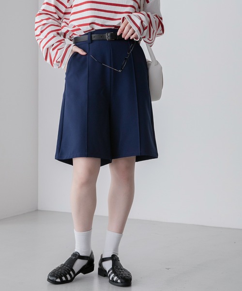 BONLECILL（ボンルシール）の「ピンタック イージーバミューダパンツ（その他パンツ・レディース・ネイビー/ベージュ/ブラック/カーキ/アイボリー/ブルー/チャコールグレー・M/L）」の6枚目の写真