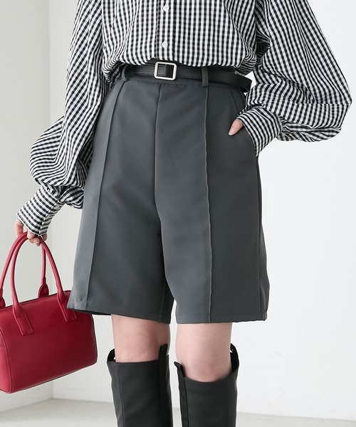 BONLECILL（ボンルシール）の「ピンタック イージーバミューダパンツ（その他パンツ・レディース・ネイビー/ベージュ/ブラック/カーキ/アイボリー/ブルー/チャコールグレー・M/L）」の3枚目の写真