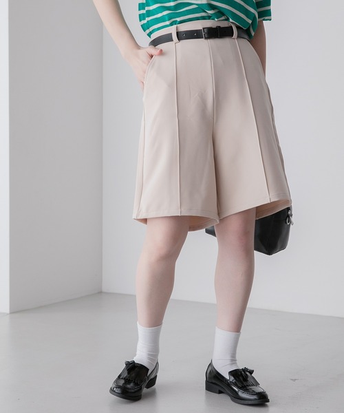 BONLECILL（ボンルシール）の「ピンタック イージーバミューダパンツ（その他パンツ・レディース・ネイビー/ベージュ/ブラック/カーキ/アイボリー/ブルー/チャコールグレー・M/L）」の11枚目の写真