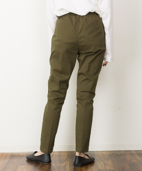 atONE(アットワン)の「atONE 美人シルエット ストレートパンツ(チノパンツ・レディース・カーキ/ブラック/ベージュ・M/4L/3L/LL/L)」の7枚目の写真