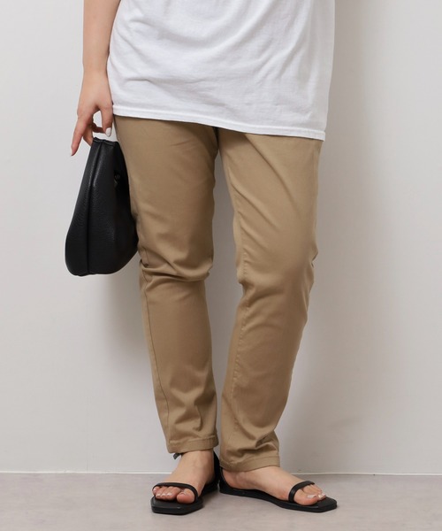 atONE(アットワン)の「atONE 美人シルエット ストレートパンツ(チノパンツ・レディース・カーキ/ブラック/ベージュ・M/4L/3L/LL/L)」の14枚目の写真