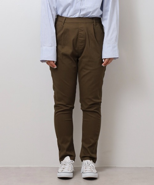 atONE(アットワン)の「atONE 美人シルエット ストレートパンツ(チノパンツ・レディース・カーキ/ブラック/ベージュ・M/4L/3L/LL/L)」の21枚目の写真