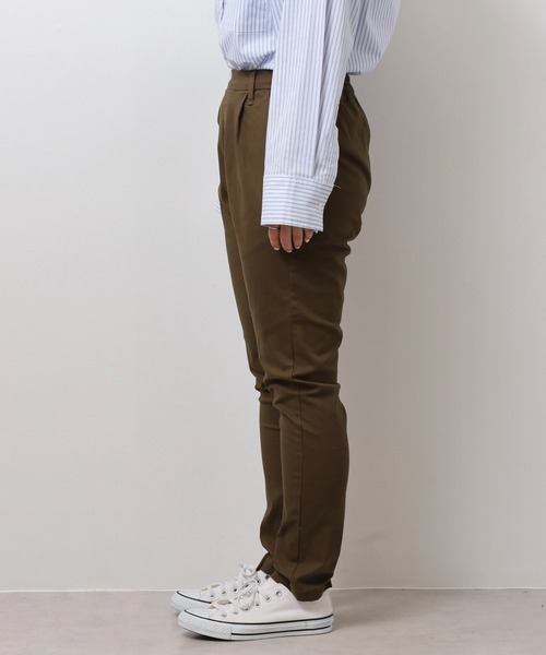 atONE(アットワン)の「atONE 美人シルエット ストレートパンツ(チノパンツ・レディース・カーキ/ブラック/ベージュ・M/4L/3L/LL/L)」の22枚目の写真