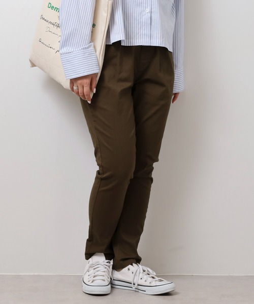 atONE(アットワン)の「atONE 美人シルエット ストレートパンツ(チノパンツ・レディース・カーキ/ブラック/ベージュ・M/4L/3L/LL/L)」の19枚目の写真