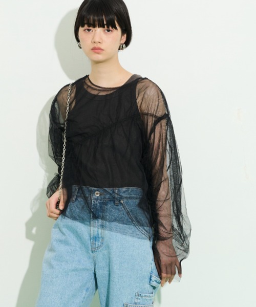 THE YOn（ザヨン）の「ランダムギャザーチュールシアートップス