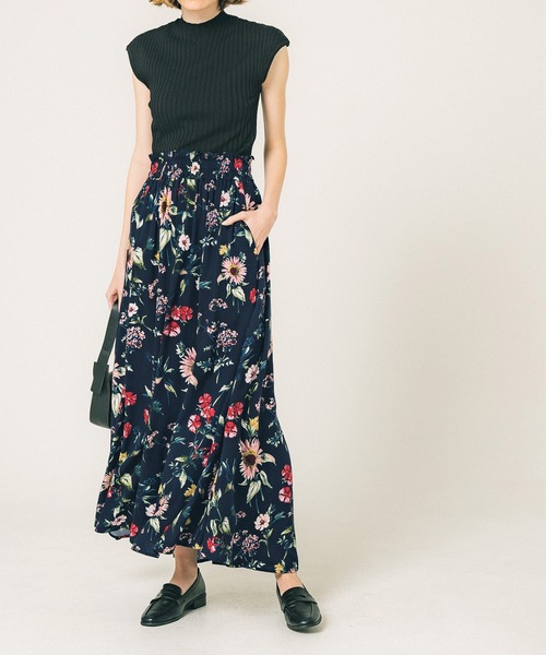 coca（coca）（コカ）の「レーヨンマルチ花柄ロングフレアスカート（スカート・レディース・ネイビー・SHORT/LONG）」の8枚目の写真