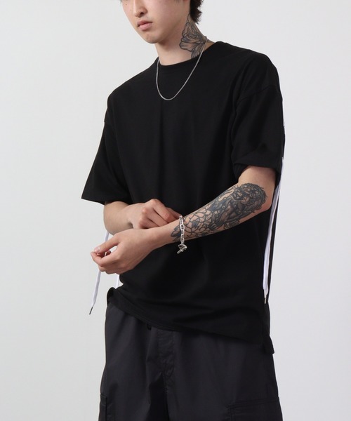 REGIEVO(レジエボ)の「REGIEVO バックレースアップ半袖Tシャツ(Tシャツ/カットソー・メンズ・ブラック/オフホワイト・L/M)」の6枚目の写真