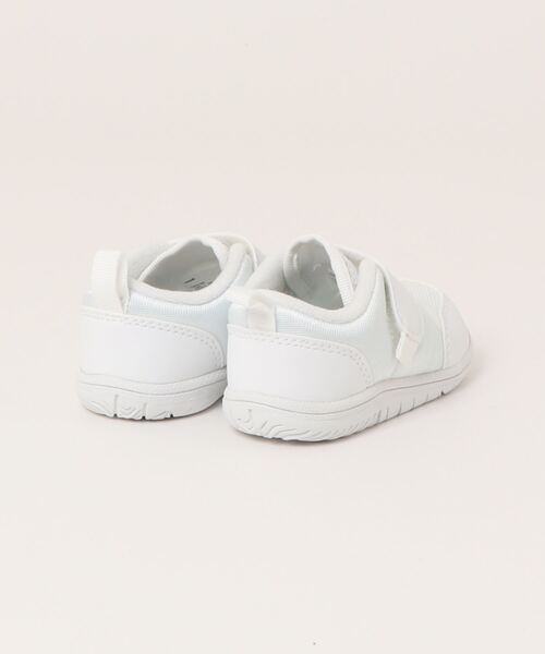 SUKUSUKU（スクスク）の「ASICS KIDS（アシックス キッズ）上履き CP BABY 2（スニーカー・キッズ・ホワイト・15.5cm/13.5cm/14.0cm/13.0cm/14.5cm/15.0cm）」の2枚目の写真