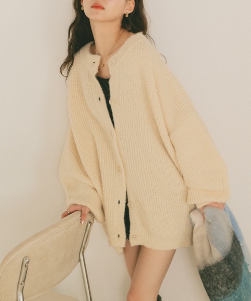 VANNIE U(ヴァニーユー)の「ミックスオーバーニットカーディガン(ニット/セーター・レディース・グリーン/ベージュ/ピンク/ブルー/レッド/ネイビー/アイボリー・FREE)」の2枚目の写真