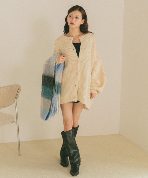 VANNIE U(ヴァニーユー)の「ミックスオーバーニットカーディガン(ニット/セーター・レディース・グリーン/ベージュ/ピンク/ブルー/レッド/ネイビー/アイボリー・FREE)」の8枚目の写真