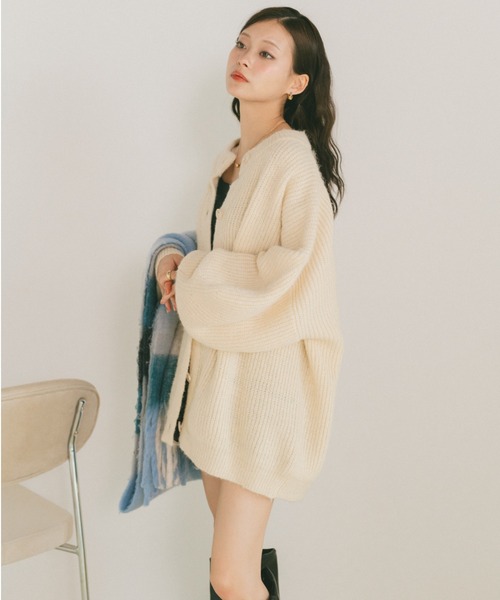 VANNIE U(ヴァニーユー)の「ミックスオーバーニットカーディガン(ニット/セーター・レディース・グリーン/ベージュ/ピンク/ブルー/レッド/ネイビー/アイボリー・FREE)」の10枚目の写真