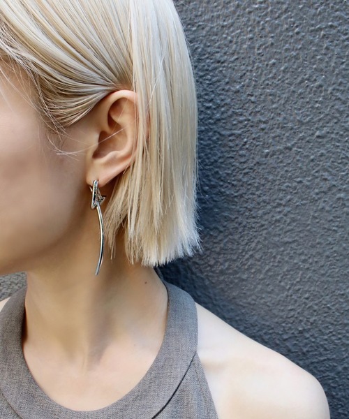 sea,ds mara（シーズマーラ）の「【Sea’ds mara】Asymmetry swing pierce（ピアス（両耳用）・レディース・シルバー/ゴールド・FREE）」の3枚目の写真