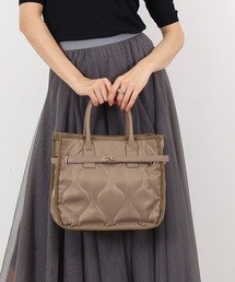 ヒネリ金具付ベルト×キルティング２WAYトートバッグ