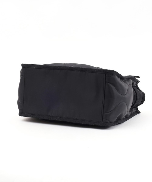 SMIR NASLI（サミールナスリ）の「ヒネリ金具付ベルト×キルティング２WAYトートバッグ（トートバッグ・レディース・ブラック/ベージュ/ブラウン・9）」の7枚目の写真