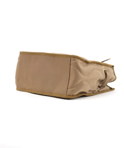 SMIR NASLI（サミールナスリ）の「ヒネリ金具付ベルト×キルティング２WAYトートバッグ（トートバッグ・レディース・ブラック/ベージュ/ブラウン・9）」の11枚目の写真