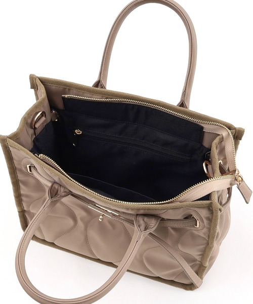 SMIR NASLI（サミールナスリ）の「ヒネリ金具付ベルト×キルティング２WAYトートバッグ（トートバッグ・レディース・ブラック/ベージュ/ブラウン・9）」の16枚目の写真