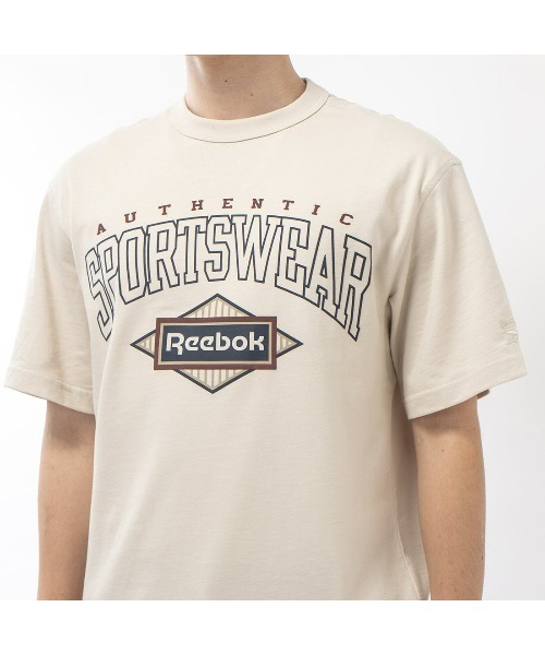 Reebok(リーボック)の「クラシック ショートスリーブ Tシャツ / CLASSIC SHORT SLEEVE TEE(Tシャツ/カットソー・メンズ・ベージュ/ヘザーグレー/ネイビー・SMALL/LARGE/MEDIUM/XX-LARGE/X-LARGE/X-SMALL)」の5枚目の写真