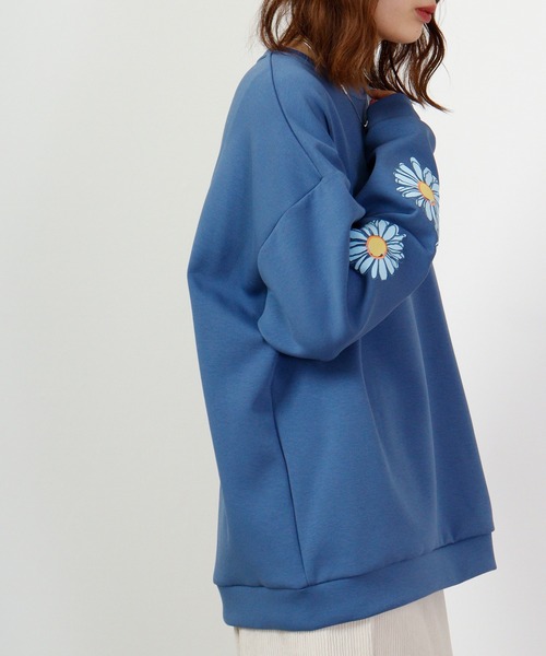 ルーズシルエットフラワー刺繍スウェット（スウェット