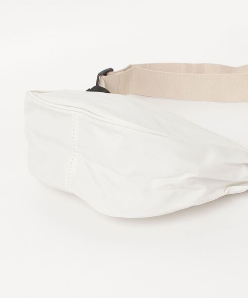 MAISON BREEZE（メゾンブリーズ）の「【MAISON BREEZE】ハーフムーン型 シンプルショルダーバッグ KNF049（ショルダーバッグ・レディース・ダークグレー/アイボリー/ブラック/オレンジ・FREE）」の14枚目の写真