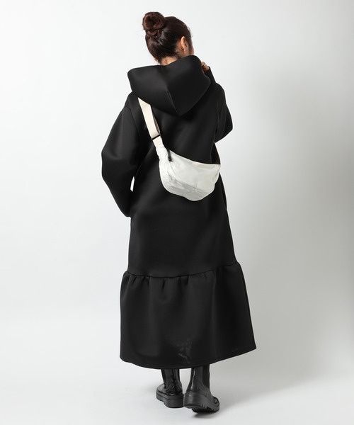 MAISON BREEZE（メゾンブリーズ）の「【MAISON BREEZE】ハーフムーン型 シンプルショルダーバッグ KNF049（ショルダーバッグ・レディース・ダークグレー/アイボリー/ブラック/オレンジ・FREE）」の12枚目の写真