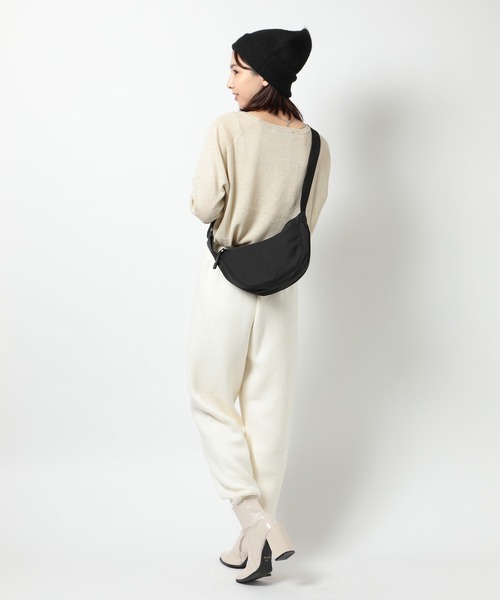 MAISON BREEZE（メゾンブリーズ）の「【MAISON BREEZE】ハーフムーン型 シンプルショルダーバッグ KNF049（ショルダーバッグ・レディース・ダークグレー/アイボリー/ブラック/オレンジ・FREE）」の7枚目の写真