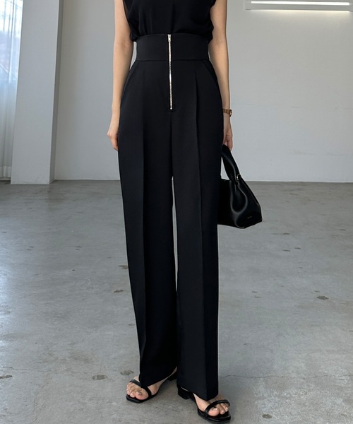 Louere(ルエレ)の「フロントジップハイウエストタックパンツ(スラックス・レディース・ブラック/アイボリー/チャコール・SMALL/MEDIUM/LARGE/X-LARGE)」の1枚目の写真