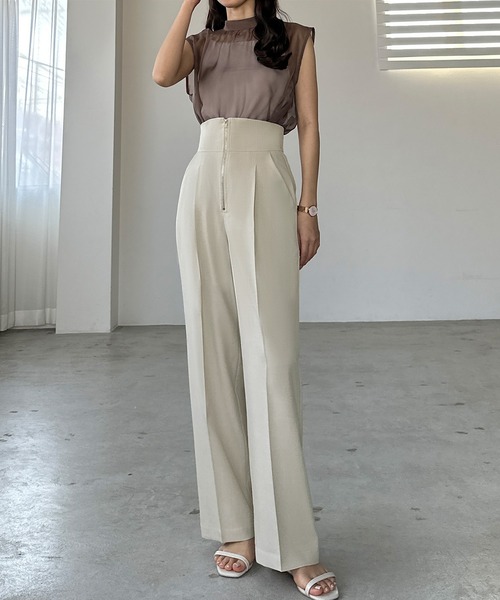 Louere(ルエレ)の「フロントジップハイウエストタックパンツ(スラックス・レディース・ブラック/アイボリー/チャコール・SMALL/MEDIUM/LARGE/X-LARGE)」の14枚目の写真